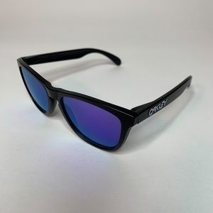 Oakley Frogskins Black Frames with Violet Lens